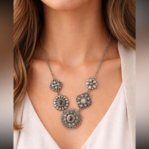 BNIB BEAUTIFUL BOHO STYLE DESIGNER INSPIRED NECKLACE